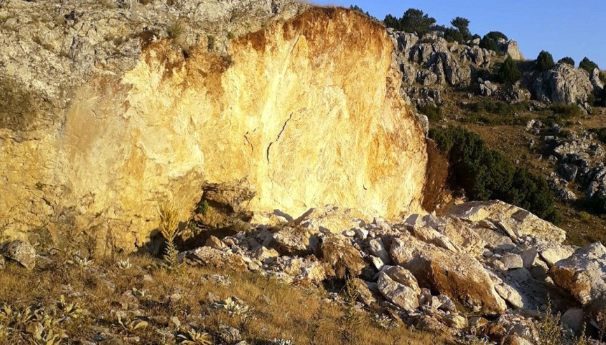 Define uğruna tonlarca kayayı patlattılar