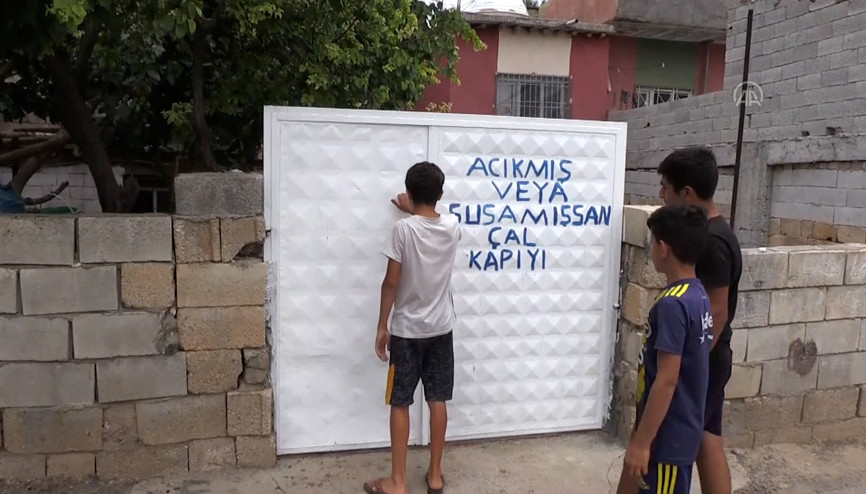 Acıkan ve susayan çekinmeden bu kapıyı çalıyor