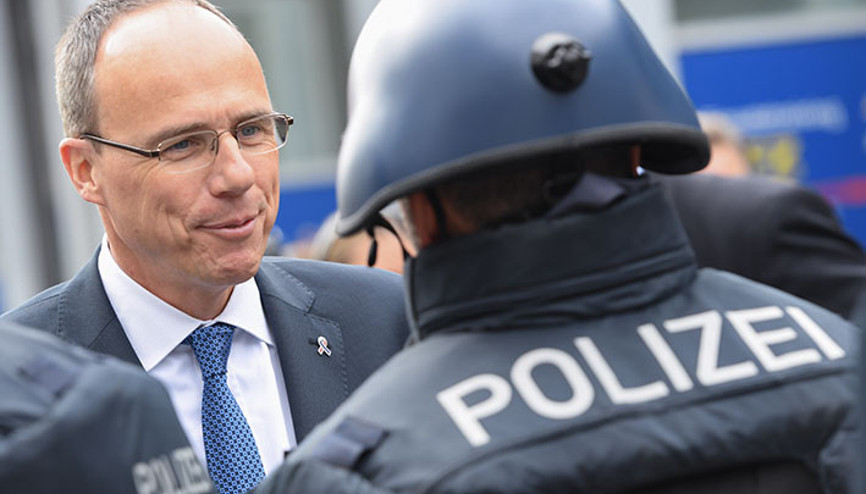 ‘İstifa etsin, polisin omzundaki yük kalksın’