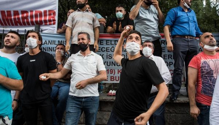 Bakırköy Belediyesi önünde yine arbede