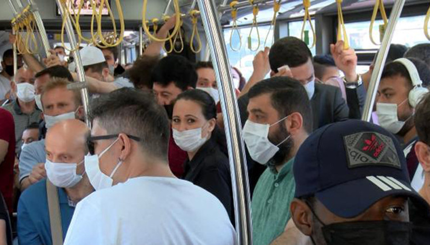 Yenibosnada fazla yolcu alan İETT şoförüne ceza kesildi