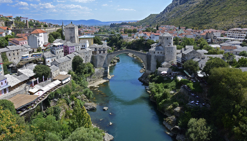 Tarihi Mostar Köprüsünün yeniden açılışının 16. yılı