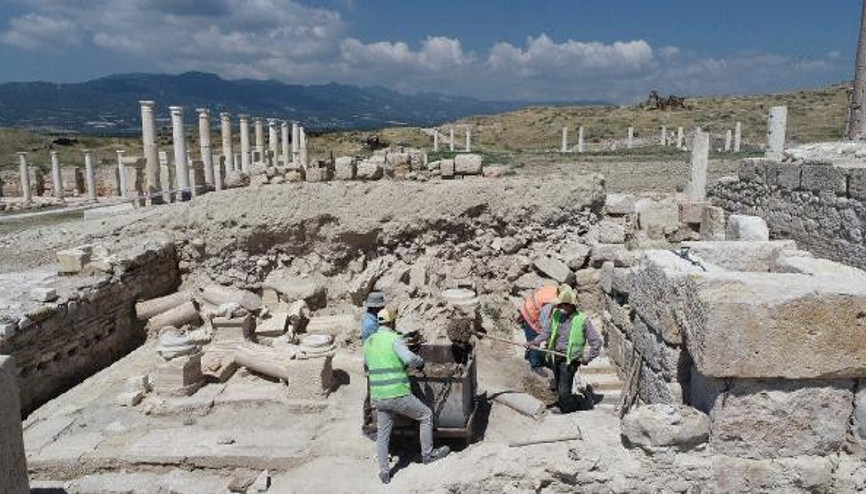 Tripolis Antik Kenti’ndeki anıtsal çeşmenin restorasyonuna başlandı