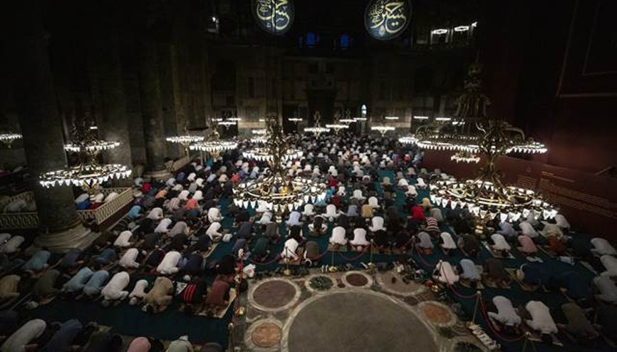 Ayasofya-i Kebir Cami-i Şerifinde ilk sabah namazı kılındı