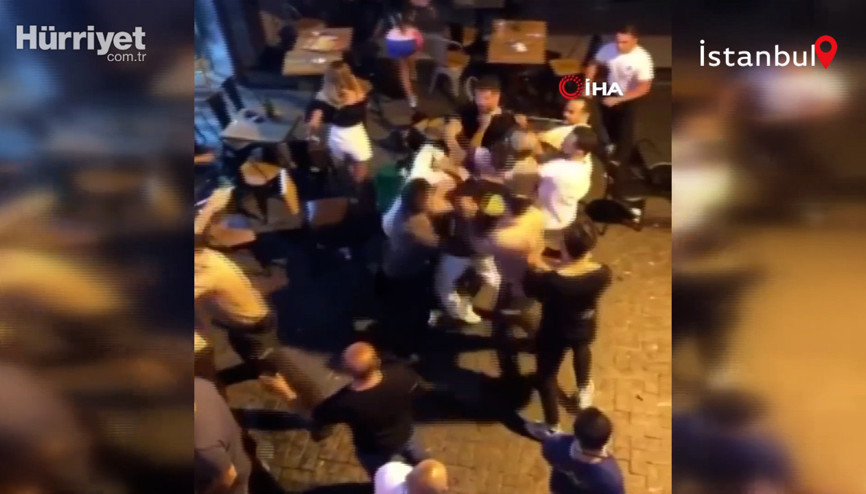 Beşiktaş Çarşıda sandalyeler havada uçuştu, o anlar kamerada Beşiktaş Çarşıda sandalyeler havada uçuştu, o anlar kamerada