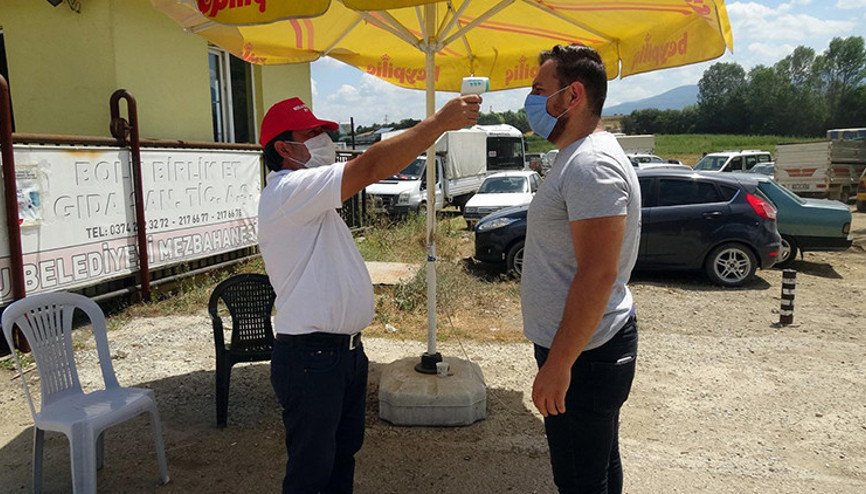 Boluda, kurbanlık pazarında sopayla pazarlık dönemi