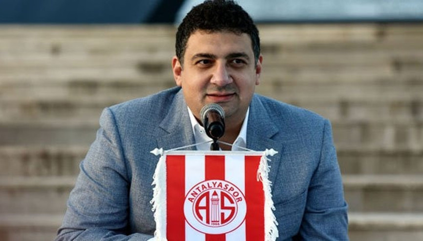 Ali Şafak Öztürk: Podolski, Antalyada çok mutlu. 1 yıl daha sözleşmesi var...
