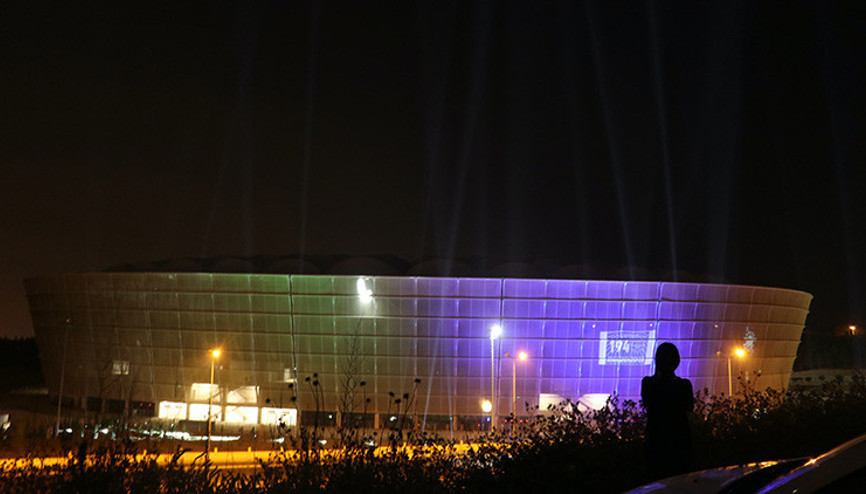Yeni Adana Şehir Stadyumu, Adana Demirspora destek için ışıklandırıldı