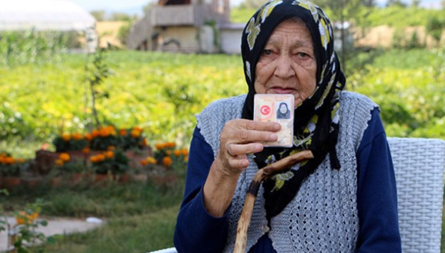 Uzmanından değil 100 yaşındaki Rukkiye Nineden uzun yaşamın sırları Uzmanından değil 100 yaşındaki Rukkiye Nineden uzun yaşamın sırları