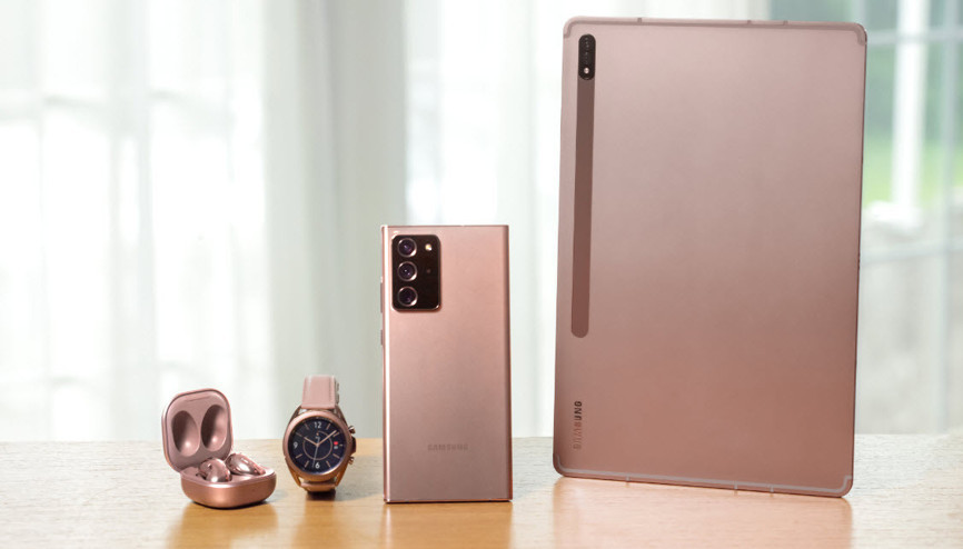 Samsung yeni cihazlarını tanıttı 5 bomba ürün birden...