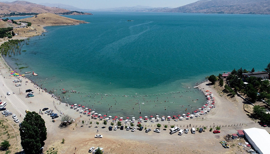 Ege sahillerini aratmıyor...Doğunun gizli denizi kendine hayran bırakıyor