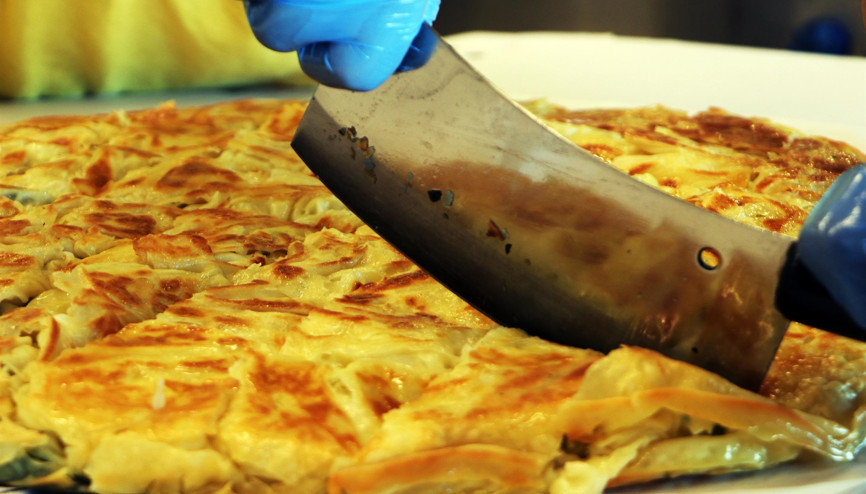 Erzurumun coğrafi işaretli su böreğinin sırlarını ustası anlattı