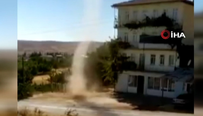 Elazığ’da meydana gelen hortum kamerada Elazığ’da meydana gelen hortum kamerada