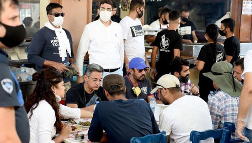 Aamir Khan, Adanada hayranlarıyla buluştu