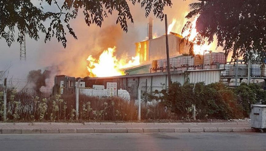 Antalya OSBde, kimya fabrikasındaki patlama korkuttu