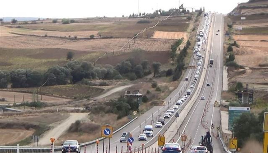 Tatilcilerin dönüş çilesi Kuyruk 5 kmyi buldu