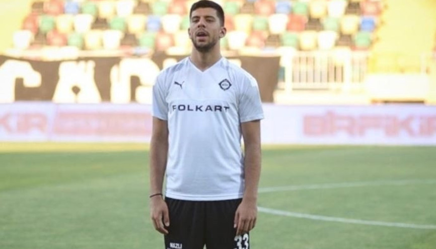 Cenk Özkacardan Altaya anlamlı veda