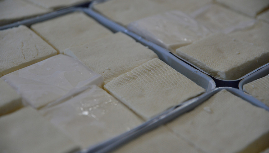 Ezine peyniri alacak vatandaşlara üreticilerden logo uyarısı