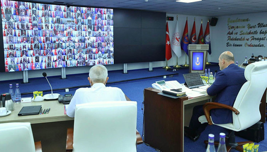 Bakan Soylu jandarma komutanlarıyla görüştü