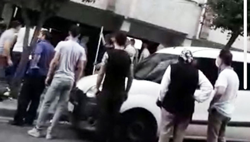 Esenlerde yan bakma kavgası