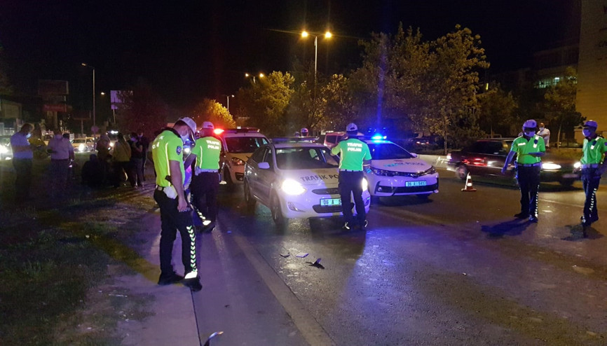 Yolun karşısına geçmek isteyen kişi panelvan aracın çarpmasıyla öldü