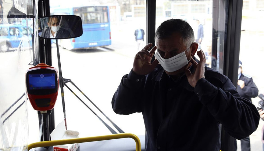 65 yaş toplu taşımada kendini riske atıyor