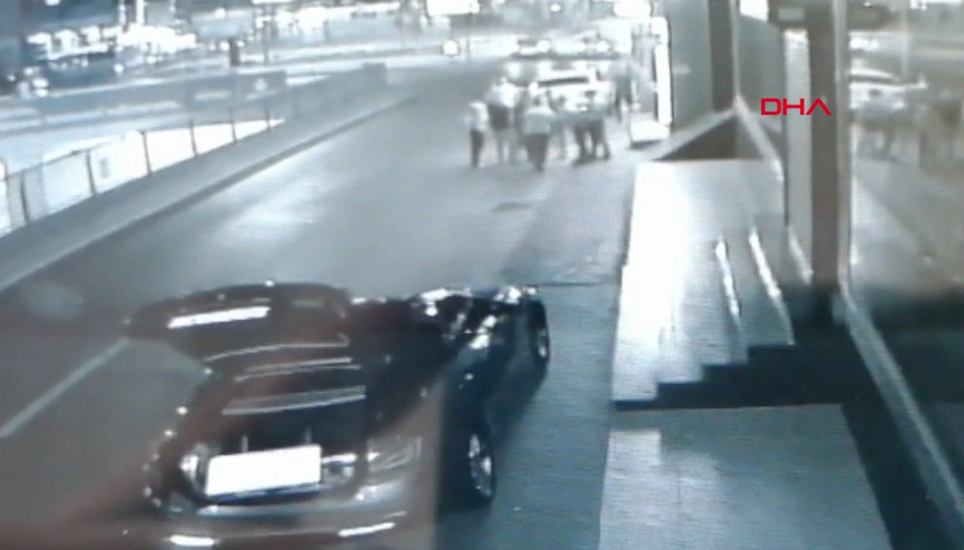 Son dakika haber... Çekmeköyde yan bakma kavgası O anlar kamerada