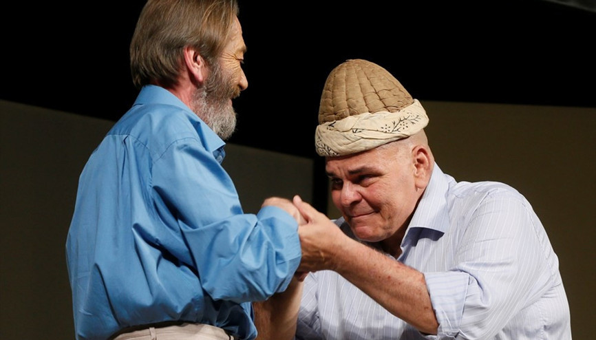 Rasim Öztekin, Hasan Efendinin kavuğunu Şevket Çoruh’a teslim edecek Rasim Öztekin, Hasan Efendinin kavuğunu Şevket Çoruh’a teslim edecek