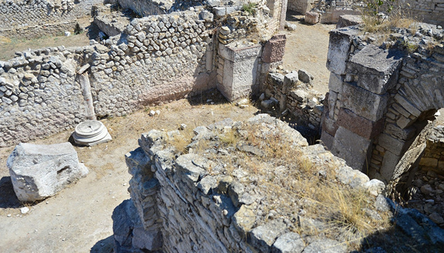 Alexandria Troas kazısında uzmanlar toprak altının röntgenini çekiyor