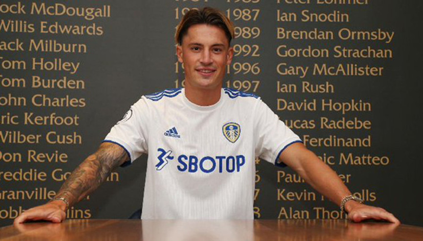 Leeds United, Alman stoper Robin Kochu transfer etti