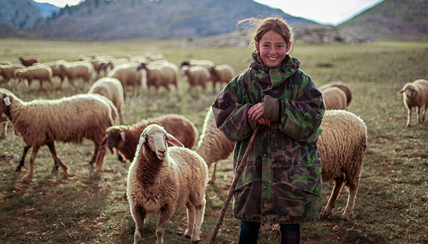 Emine Erdoğanın söz verdiği Yörük kızı Emine mutluluğunu böyle paylaştı: Yüzünüzü kara çıkarmayacağım