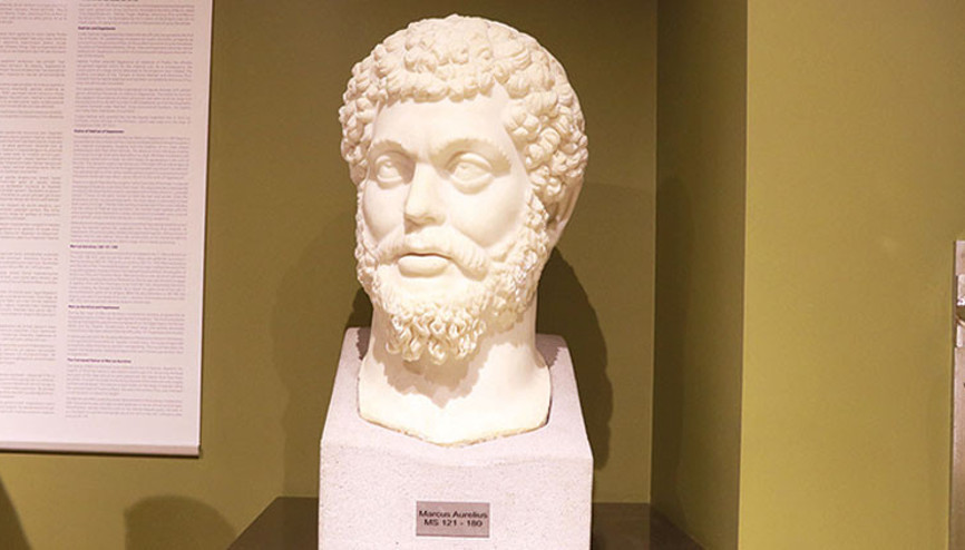 Marcus Aurelius evine döndü