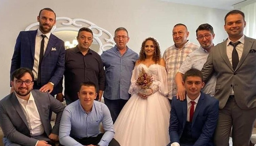 Son dakika Fenerbahçe haberleri | Vedat Muriç kız kardeşinin düğününe katıldı