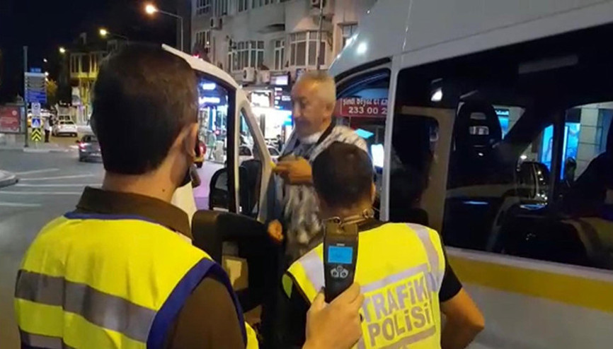 Okul servisinin sürücüsü polisleri bile şaşırttı 20 kat fazla çıktı