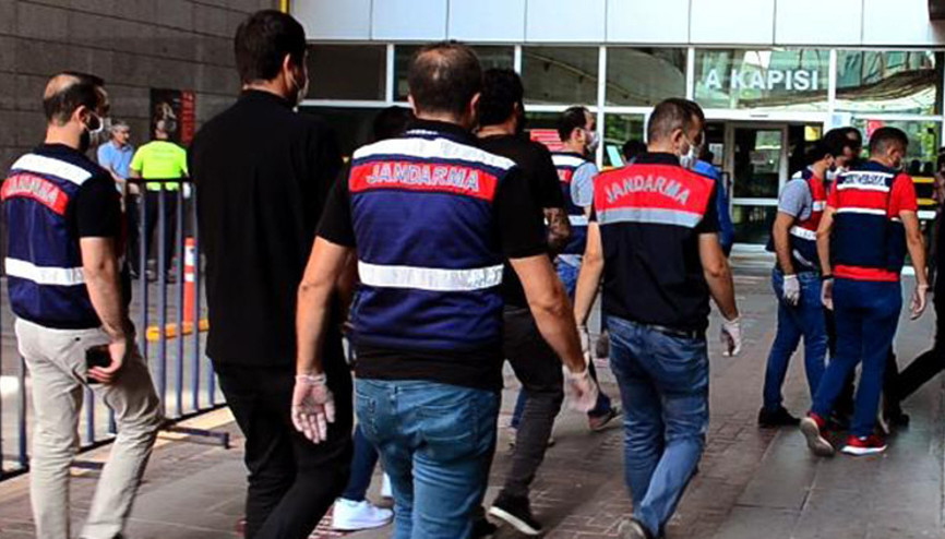 Mersinde rüşvet operasyonuna 3 tutuklama Mersinde rüşvet operasyonuna 3 tutuklama