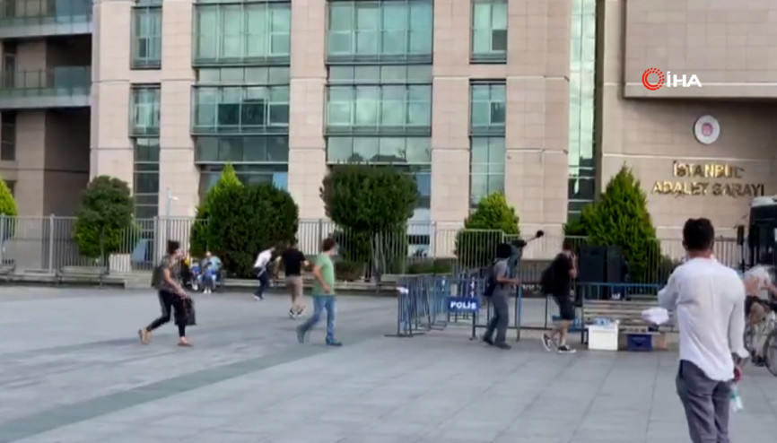 Çağlayan Adliyesi önünde çatışma anları kamerada