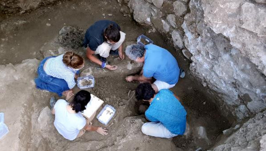 Myra Antik Kenti’nde, hepsi bir arada 50’den fazla heykelcik bulundu