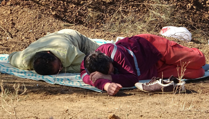 Yangının korkunç izleri… İşçiler sabah böyle görüntülendi… Yangının korkunç izleri… İşçiler sabah böyle görüntülendi…