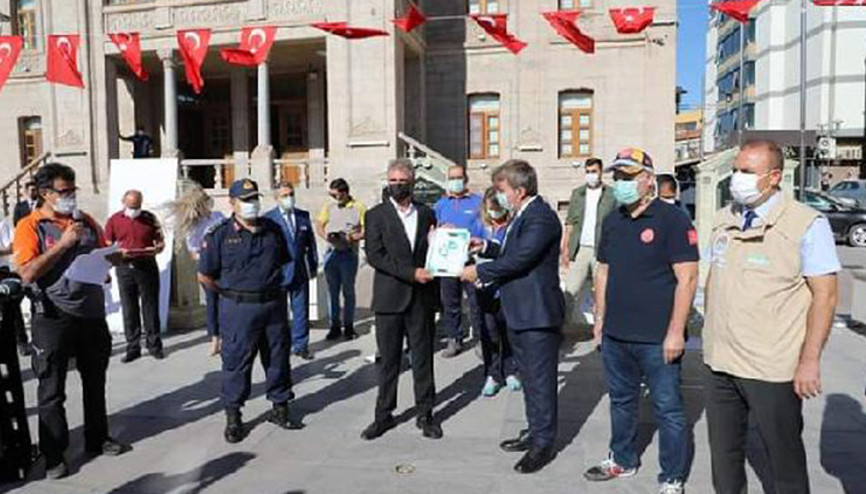 Aksaray Valisi: Karantinaya uymayanlar yurtlara yerleştirilecek Aksaray Valisi: Karantinaya uymayanlar yurtlara yerleştirilecek