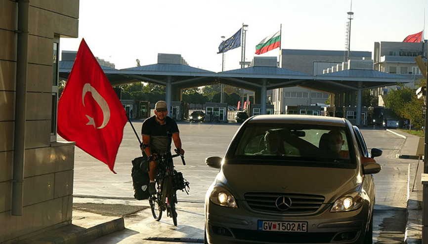 Almanyadan Türkiyeye 42 gün pedal çevirdi, 18 kilo verdi Almanyadan Türkiyeye 42 gün pedal çevirdi, 18 kilo verdi