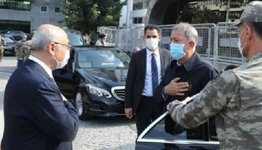 Bakan Akar, İzmir Valiliğini ziyaret etti