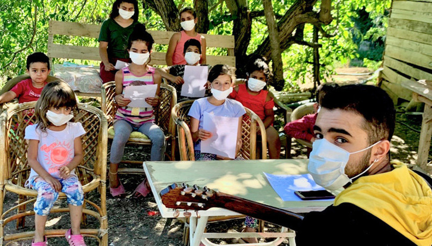 Köy çocuklarına ‘abi’ desteği Köy çocuklarına ‘abi’ desteği