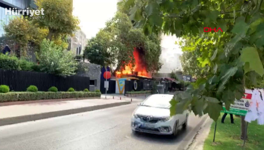 Haliç Üniversitesinin bahçesindeki restoranda yangın