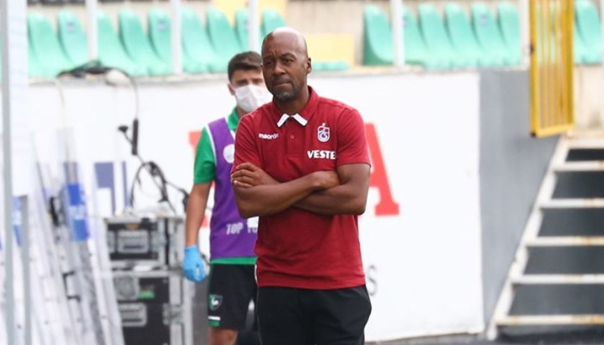 Trabzonspor Teknik Direktörü Eddie Newtondan hakem eleştirisi