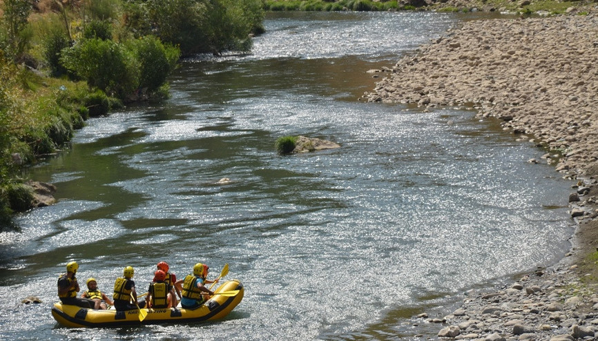 Şırnakta sosyal mesafeli rafting