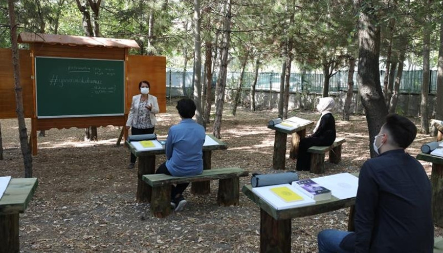 Dersimiz açık havada