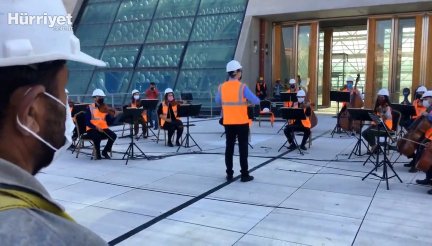 Construction workers get classical music treat