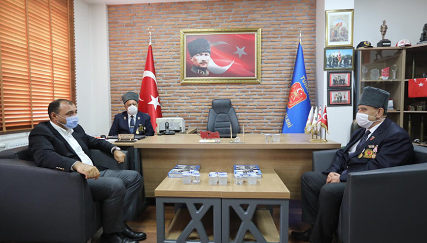 Vali Çetin Oktay Kaldırım şehit aileleriyle bir araya geldi