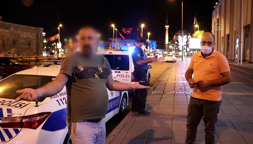 Kayseride maskesiz gezen kişiye para cezası uygulandı