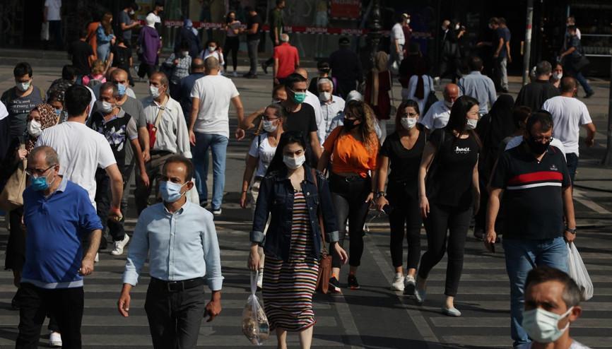 Maske tamam ama mesafeye dikkat